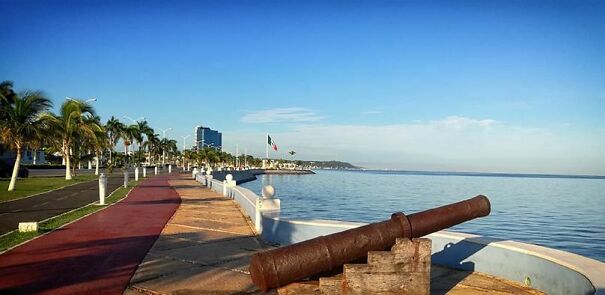 2023-04-06-21_00_13-Boardwalk-of-Campeche-San-Francisco-de-Campeche-Mozilla-Firefox-642f79652d30a.jpg