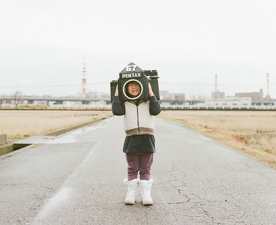 Japanese Photographer Takes Cutest Pictures Of His 4-Year-Old Daughter
