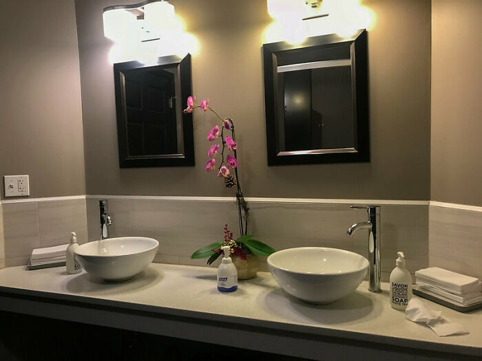 30 Red Flags To Keep An Eye On To Spot A Bad Restaurant, As Shared On This Online Group