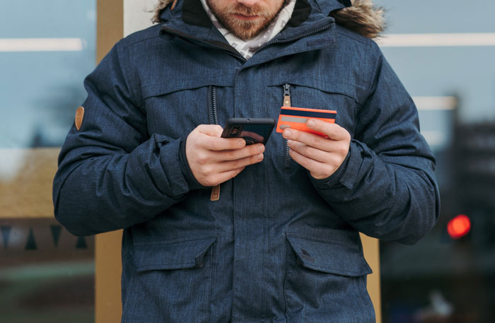 Customer Comes Up With A Simple Yet Genius Revenge Plan After Bank Doesn't Let Them Close Their Account For Free Customer Comes Up With A Simple Yet Genius Revenge Plan After Bank Doesn't Let Them Close Their Account For Free