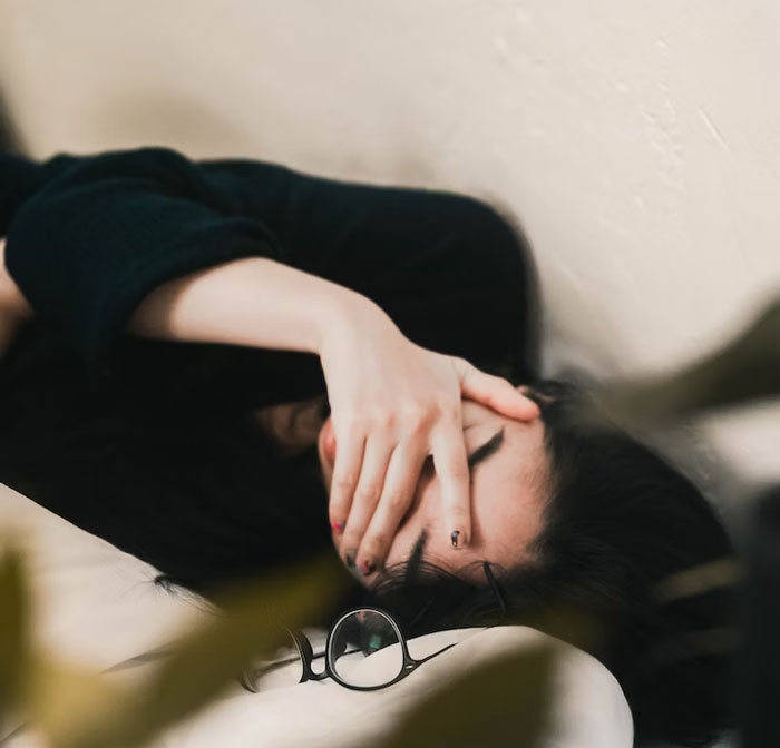 "Then Employers Are Like 'Why Doesn't Gen Z Want To Work A 9-5?'": Woman Hangs Up On A Recruiter After Learning About Work Conditions "Then Employers Are Like 'Why Doesn't Gen Z Want To Work A 9-5?'": Woman Hangs Up On A Recruiter After Learning About Work Conditions