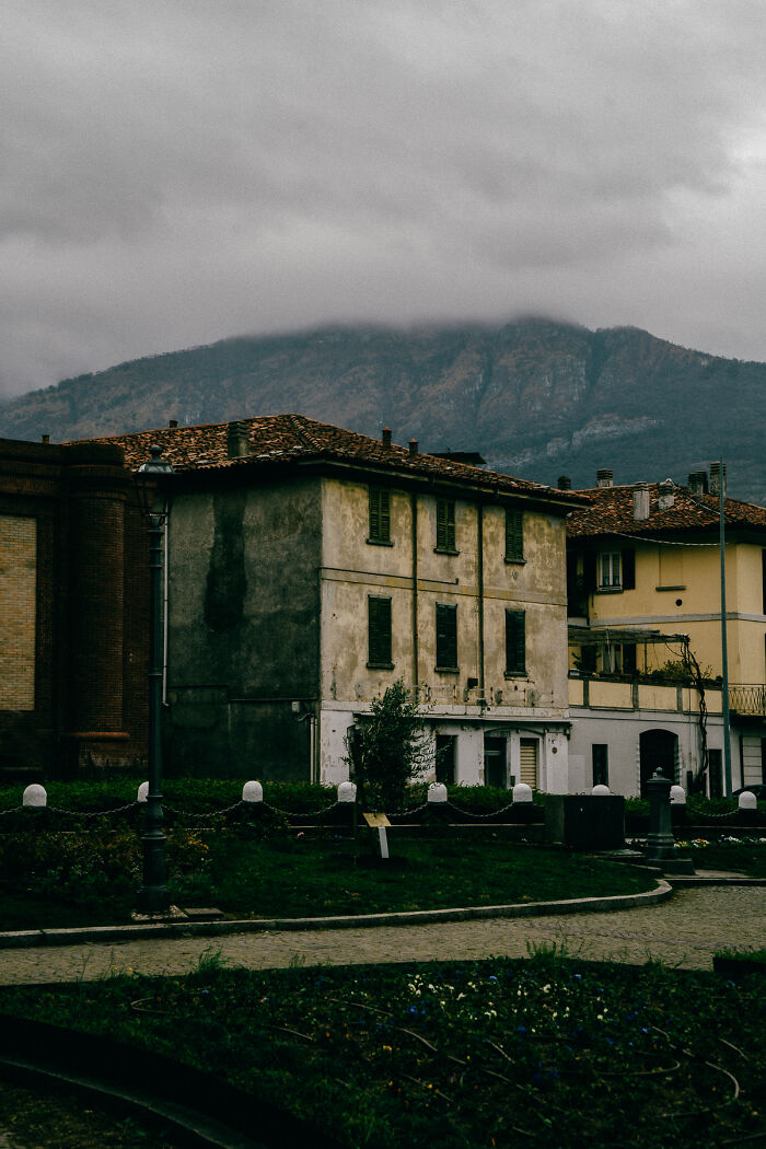 I Saw An Early Spring At Lake Como