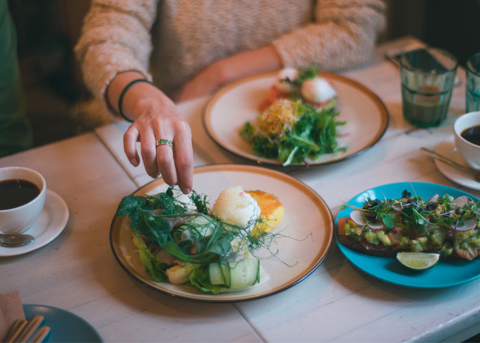 "She's Not A Vegan": Boyfriend Can't Take It Anymore, Calls Out Girlfriend On Her Lies "She's Not A Vegan": Boyfriend Can't Take It Anymore, Calls Out Girlfriend On Her Lies