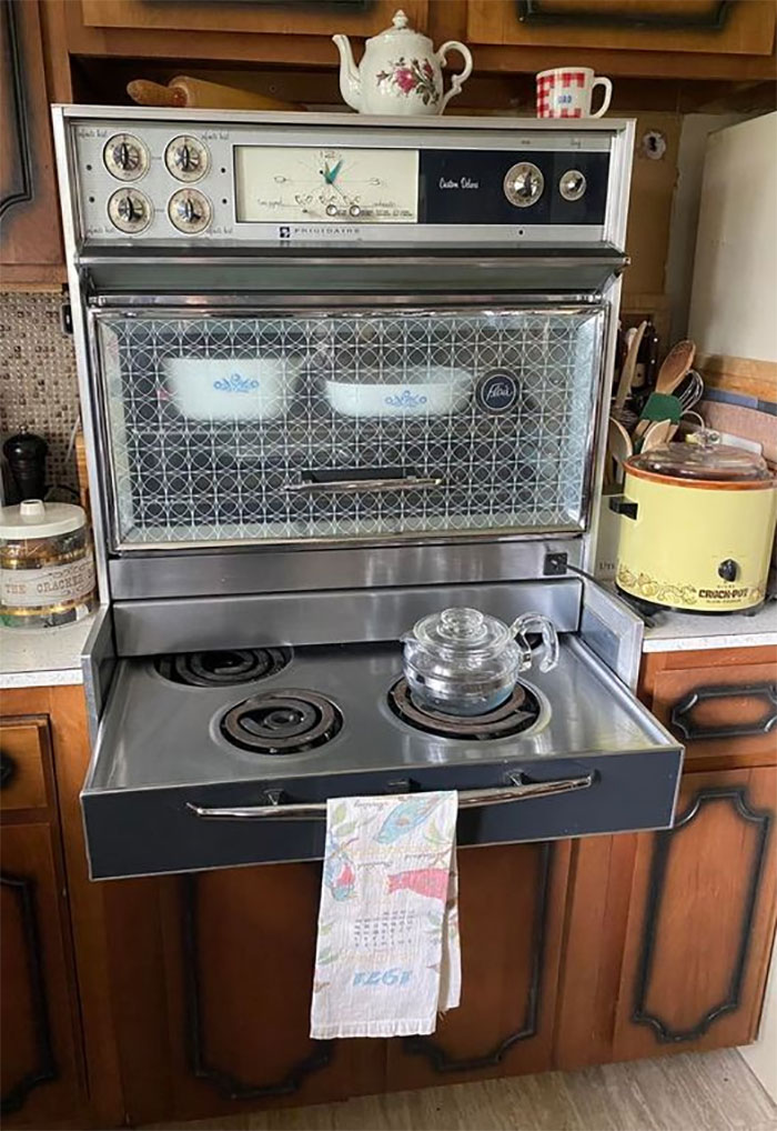 I Worked On One Of These Years Ago. They Were Really Cool. And Look At That Tea Kettle, Gorgeous