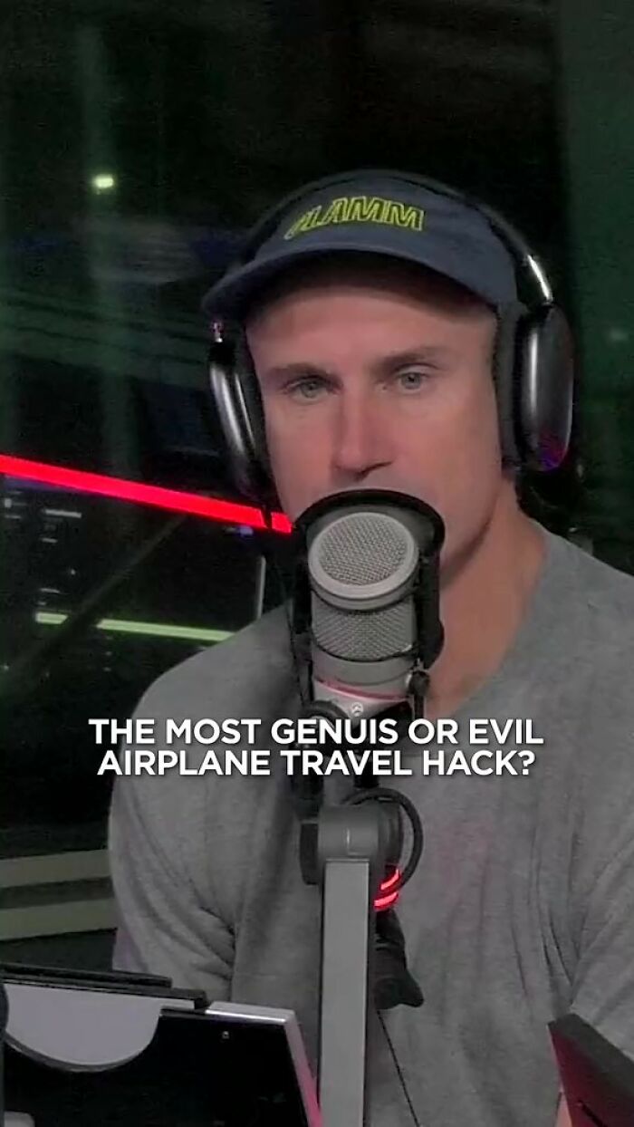 Plane Passenger Gets Tired Of Neighbors Invading Her Privacy By Reclining Their Seats, Starts Swiveling Air-Con Vents Right On Their Face Plane Passenger Gets Tired Of Neighbors Invading Her Privacy By Reclining Their Seats, Starts Swiveling Air-Con Vents Right On Their Face