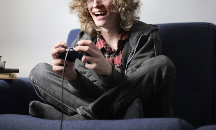 Manager Believes Age Equals Seniority And Demands Employee Do As She Says, They Maliciously Comply And Leave Her To Deal With The Fallout Manager Believes Age Equals Seniority And Demands Employee Do As She Says, They Maliciously Comply And Leave Her To Deal With The Fallout