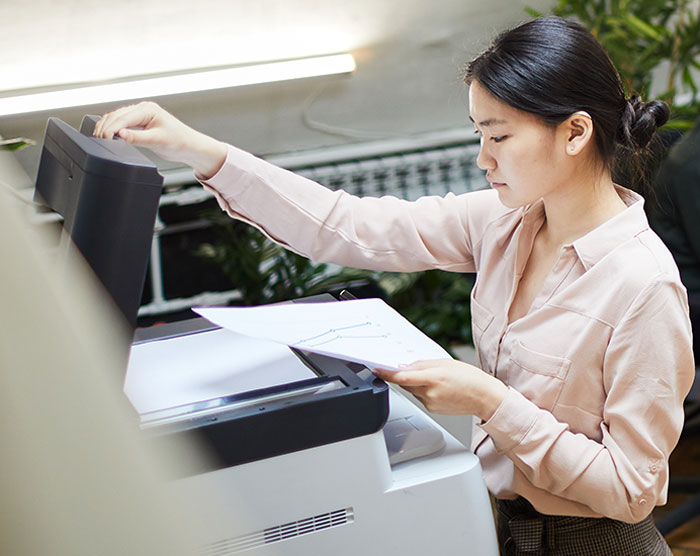 "Print Out The Internet? Yes Ma'am": Employee Shows Boss Just How Stupid Her Request Is By Following It To The Letter "Print Out The Internet? Yes Ma'am": Employee Shows Boss Just How Stupid Her Request Is By Following It To The Letter