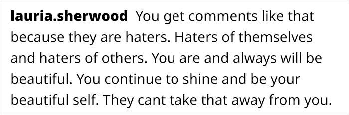 People Are Shaming This 58 Y.O. Supermodel’s Bikini Photos But She Stands Her Ground People Are Shaming This 58 Y.O. Supermodel’s Bikini Photos But She Stands Her Ground