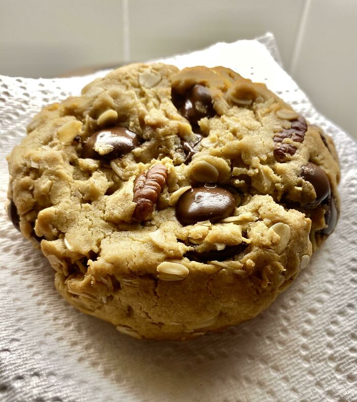 Galletas de chocolate y avena con nueces. Normalmente las meto en el horno 20 minutos después de que mi niño se haya ido a la cama 