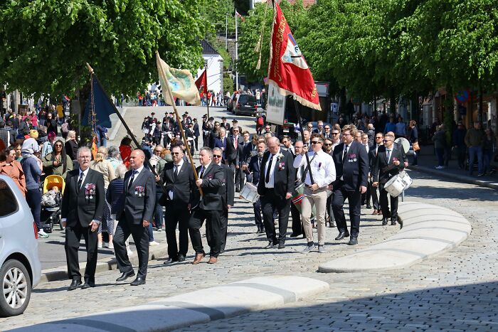 People In Bergen Celebrating That It's Not Raining For One Day