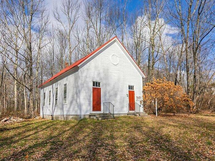 I Can’t Afford Much But This Schoolhouse In Maine Is Pretty Tempting