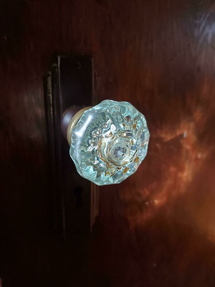Why Did Glass Door Knobs Go Out Of Style?