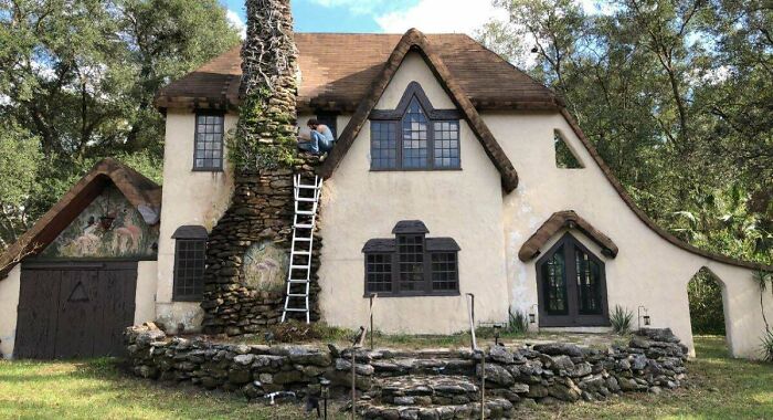 The Gingerbread Cottage Was Built In 1926 By Architect Sam Stoltz