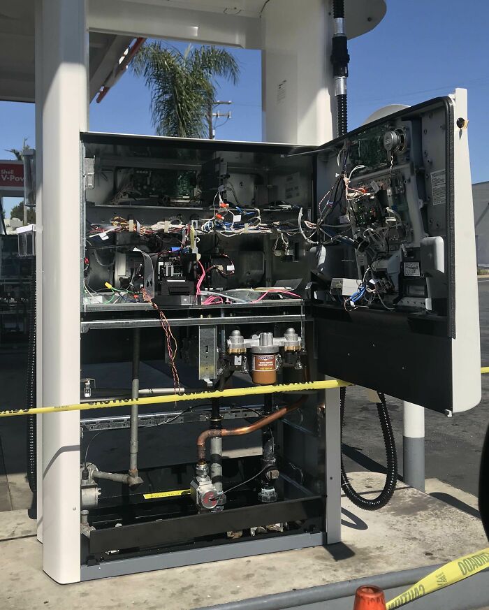 What The Inside Of A Gas Pump Looks Like