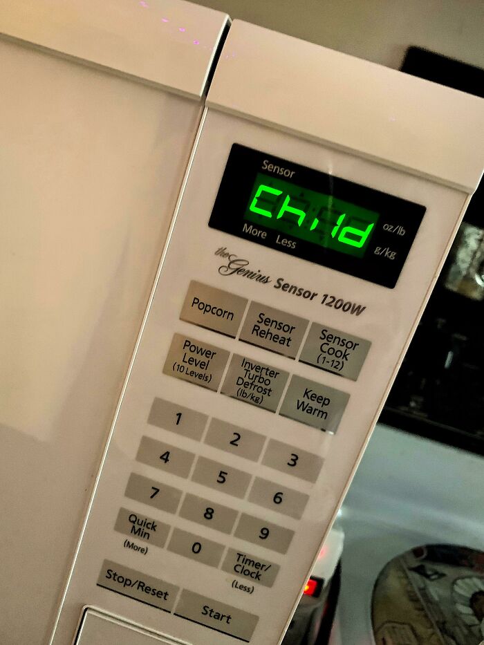 My Microwave Just Called Me A Child For Hitting On Its Top For 4 Times Because The Timer Was All Screwed Up
