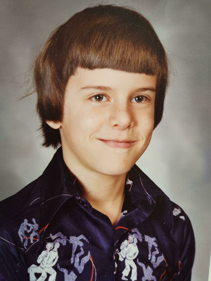 Un corte de pelo hecho por mi papá + una camisa de Kung Fu de la abuela = ¿?