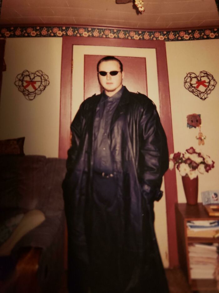 Who'd Take The Red Pill When You Look This Fly In The Matrix? (2000)