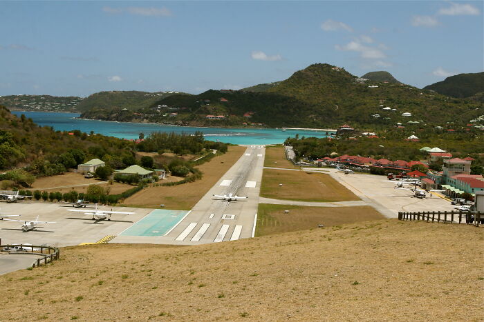 Picture of Gustaf III airport with planes in Caribbean