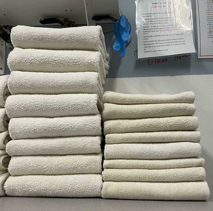8 New, Fluffy Gym Towels vs. 8 Much Older, “Deflated” Towels