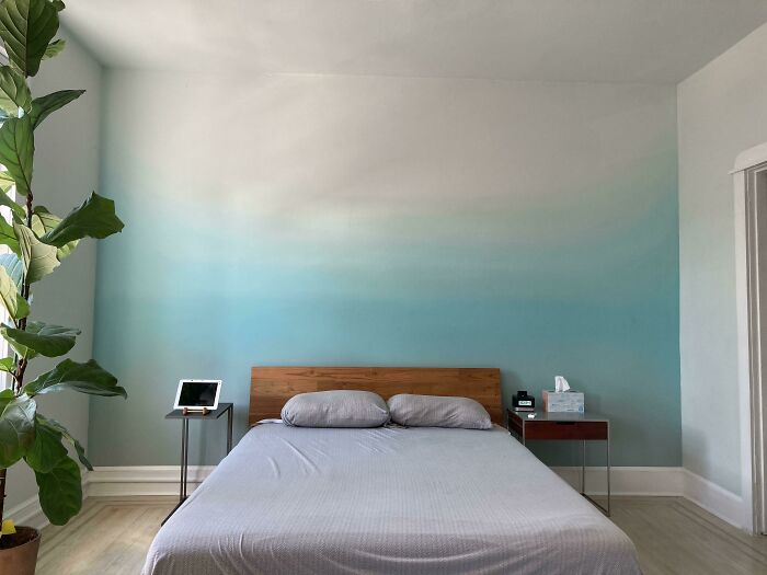 Ombre wall in the bedroom 