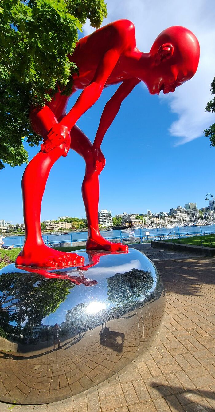 Adding To The Sculpture Trend. Vancouver, BC