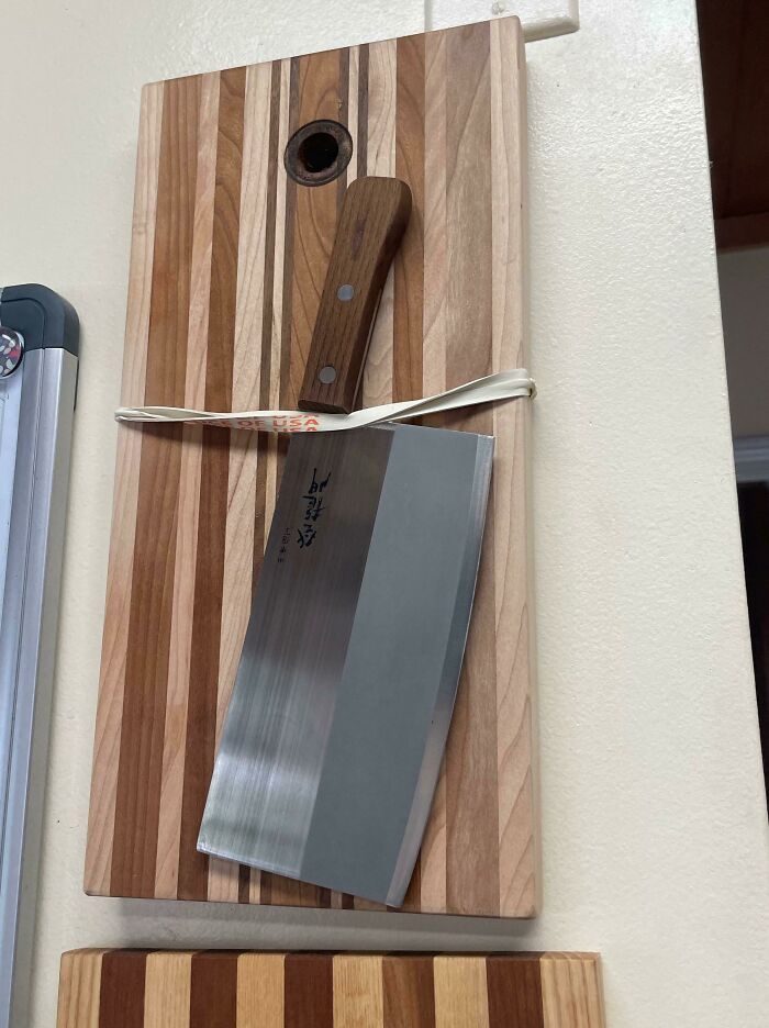 The Way My Dad Stores His Knife