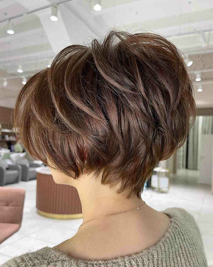 Went Searching For Short Bobs That Won't Make Me Look Like A Karen, Found The Exact Opposite