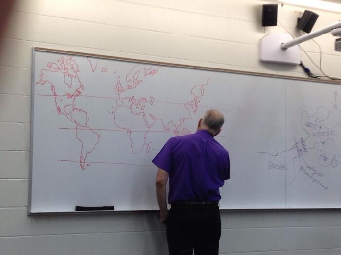 Mi profesor en la universidad dibujó de memoria un mapa de todo el mundo