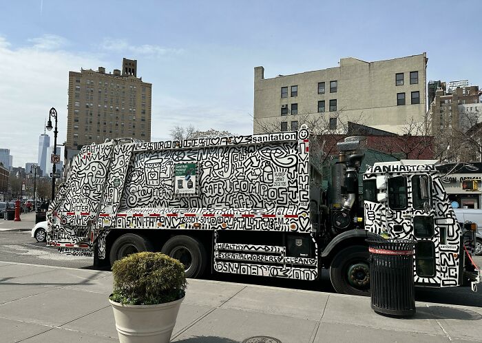 Nueva York encarga a artistas locales que pinten sus camiones de la basura