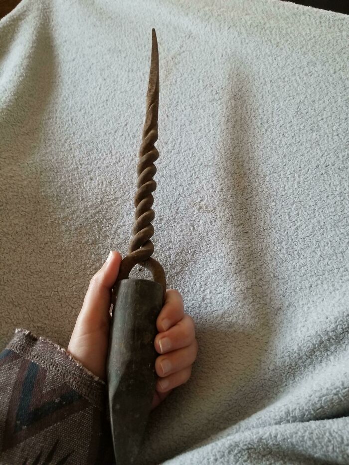 Landlord Found It In The Basement. Heavy Metal. Google Isn't Responding Well To "Scary Wand" Or "Aggressive Pleasure Instrument"