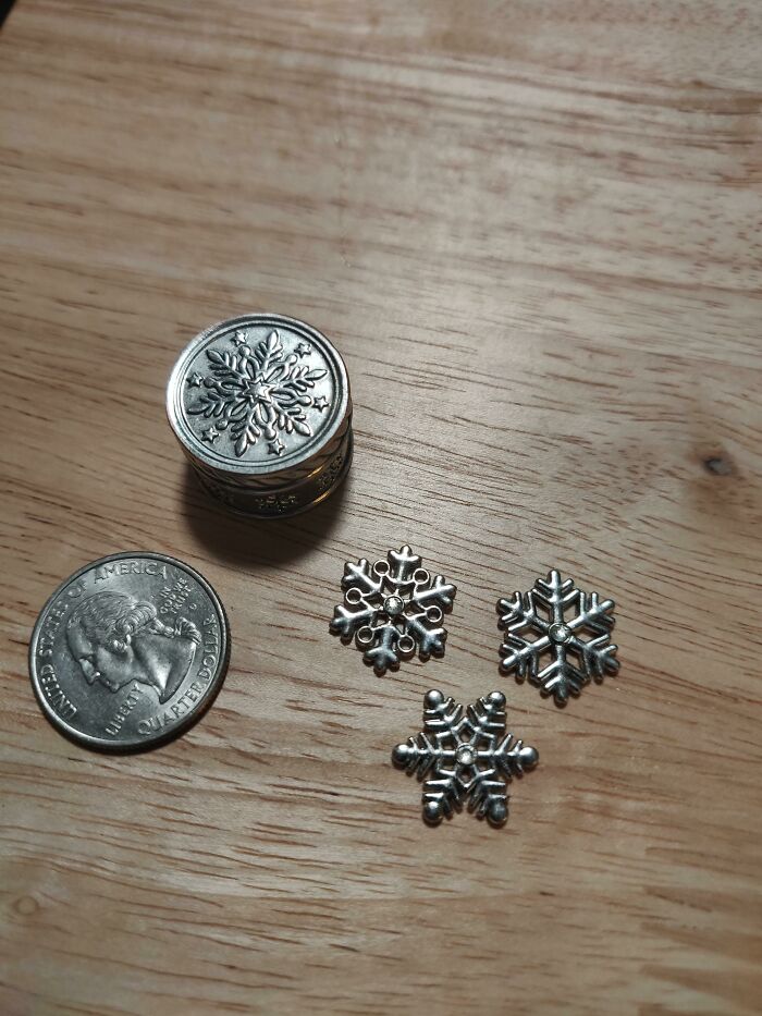 Found Among Grandma's Things. All Snowflakes Go Into Box, Spring Clasp On The Box