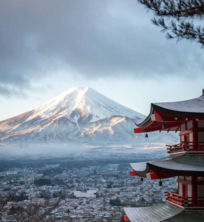 mountain fuji with the snow 