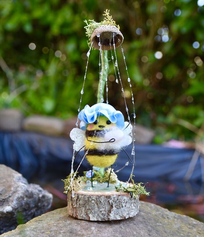 Shower Time Bee