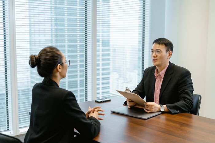 25 Personas comparten las preguntas más extrañas e inapropiadas que les hicieron durante las entrevistas de trabajo