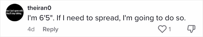 Travel Blogger Criticizes Passengers Who Don't Observe Her Unwritten 'Plane Etiquette Rules', Stirs Discussion Online