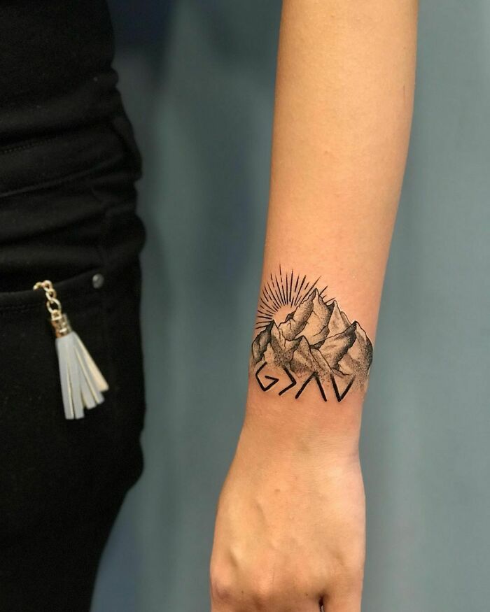 86 Wrist Tattoo Ideas That Make A Statement