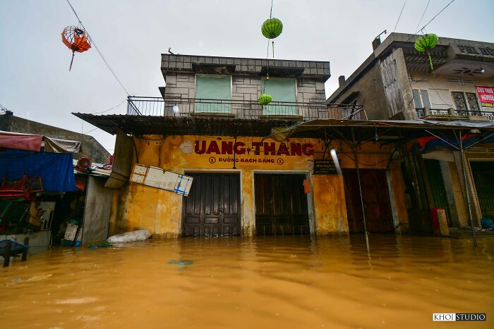 I Travelled To Hoi An, Vietnam, And Took Pictures To Show What People’s Life Looks Like During Flood Season I Travelled To Hoi An, Vietnam, And Took Pictures To Show What People’s Life Looks Like During Flood Season