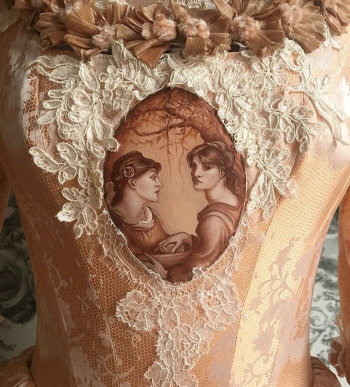 French Stylist Creates Dresses With Books And Unusual Materials And These Become True Works Of Art (New Pics)