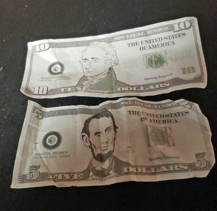 I Was Told I Did An Excellent Job And Earned An "Early Christmas Gift." Instead I Came Back With A Fake $15 Tip
