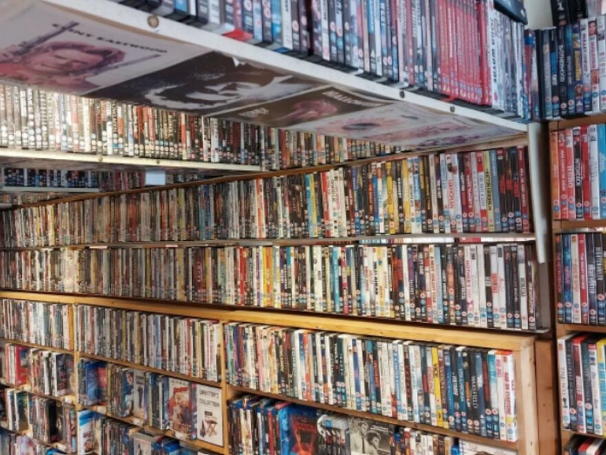 I've Been Hosting Quizzes For The Past Few Years. Here Are The Best 40 Movie- And TV-Related Questions I've Come Up With. I've Been Hosting Quizzes For The Past Few Years. Here Are The Best 40 Movie- And TV-Related Questions I've Come Up With.