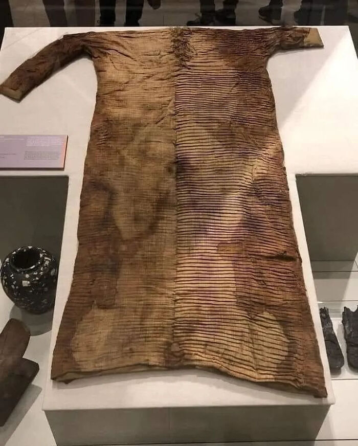 An Incredible 4,500 Year Old (!) Ancient Egyptian Tunic. The Egyptian Museum, Cairo