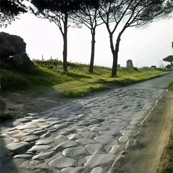 En Roma existe una carretera, la Vía Apia, que fue construida en el año 312 a.C. por Apio Claudio el Ciego y que sigue utilizándose en la actualidad