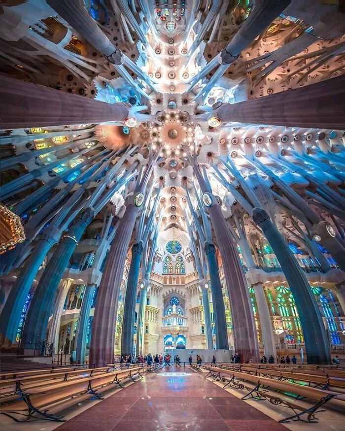 El interior de La Sagrada Familia, Barcelona