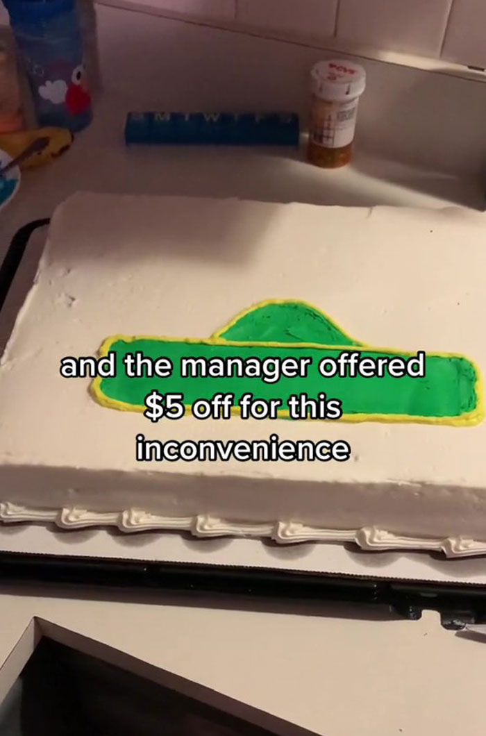Costco Flat-Out Hands Woman Blank Cake, Supposedly Refusing To Color It As Per Her Order Due To Copyright, Expects Her To Just Accept It Costco Flat-Out Hands Woman Blank Cake, Supposedly Refusing To Color It As Per Her Order Due To Copyright, Expects Her To Just Accept It