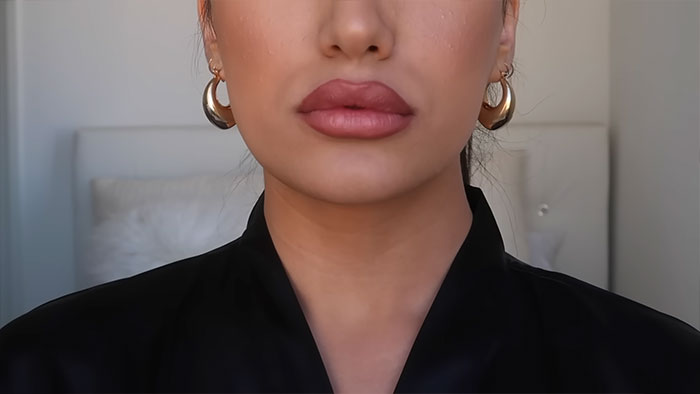 Close photo of women lips