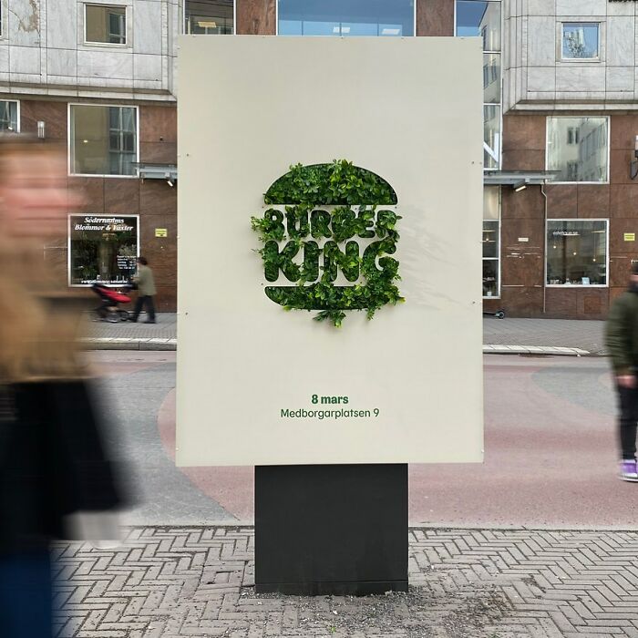 50 Times Marketing Specialists Stepped Up Their Game And Surprised People With These Cool Outdoor Adverts