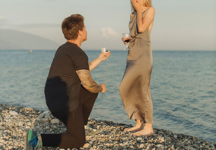 Woman Gets "Pretend" Kidnapped As A Proposal Surprise, Has A Mental Breakdown Woman Gets "Pretend" Kidnapped As A Proposal Surprise, Has A Mental Breakdown