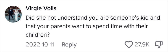 Entitled Mom Breaks Into Hysterics After Child-Free Coworker Refuses To Give Up Her Holiday, The Internet Applauds Entitled Mom Breaks Into Hysterics After Child-Free Coworker Refuses To Give Up Her Holiday, The Internet Applauds