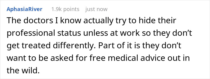 Pharmacist Is Unfazed By Entitled Customer Wanting To Get A Lower Price And Be Addressed As Doctor, Puts Him In His Place