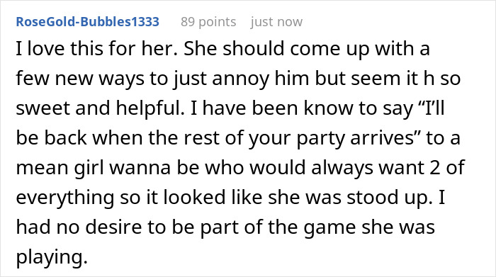 “Table For One?”: Waitress Gets Back At Diner Regular Who Always Expects To Be Welcomed With Open Arms “Table For One?”: Waitress Gets Back At Diner Regular Who Always Expects To Be Welcomed With Open Arms